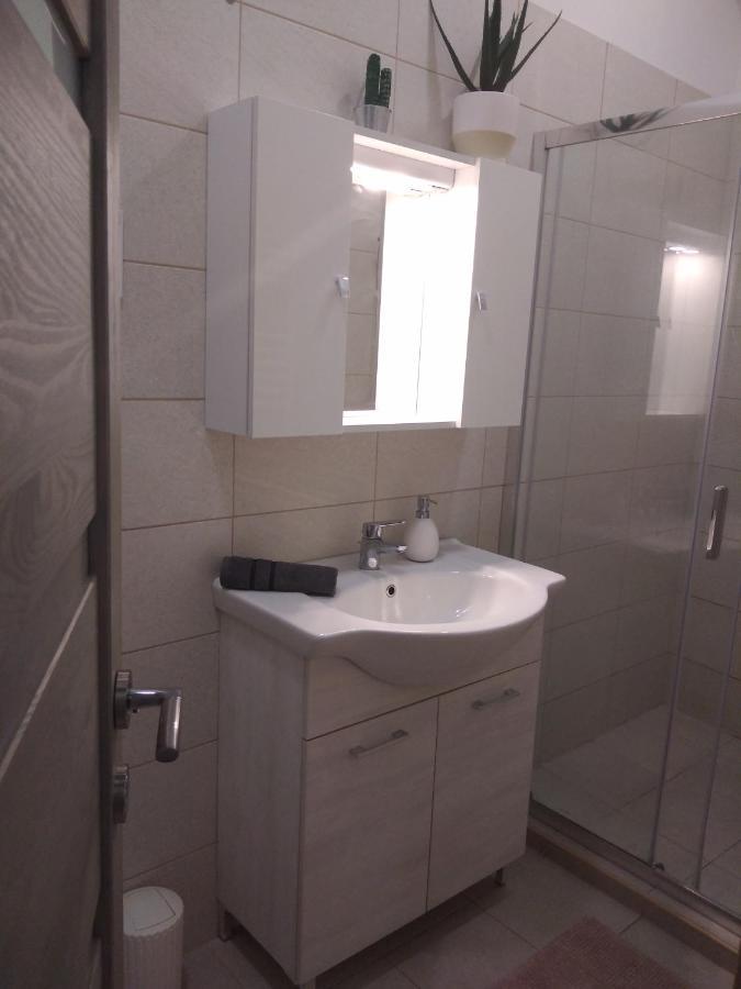 Napfeny Apartman Szeged Buitenkant foto